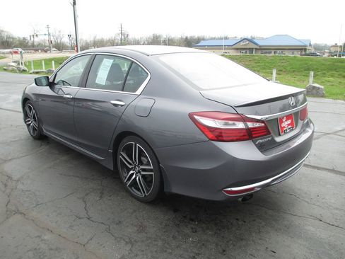 Used 2017 Honda Accord Sport image 6
