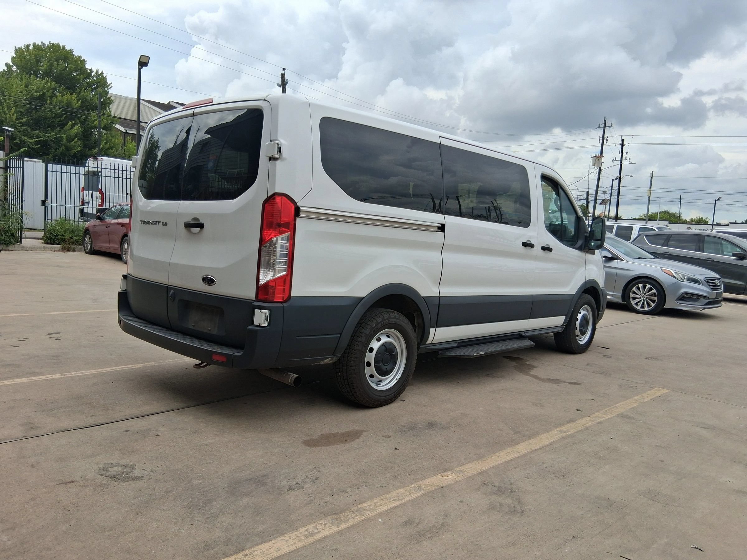 Used 2020 Ford Transit 150 XL RWD image 10