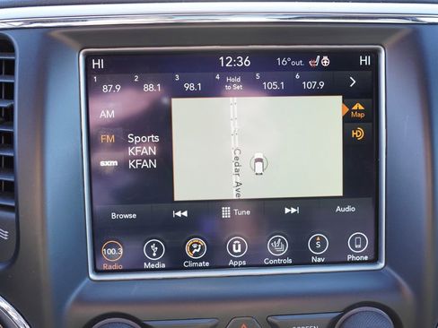 Used 2018 Jeep Grand Cherokee Overland image 30