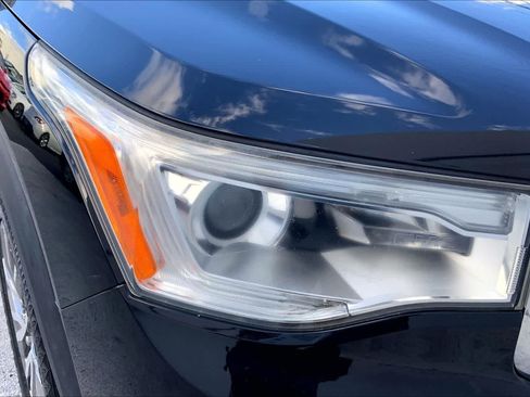 Used 2018 GMC Acadia SLE FWD image 31
