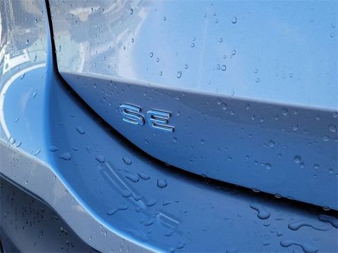 New 2026 Volkswagen Tiguan SE image 7