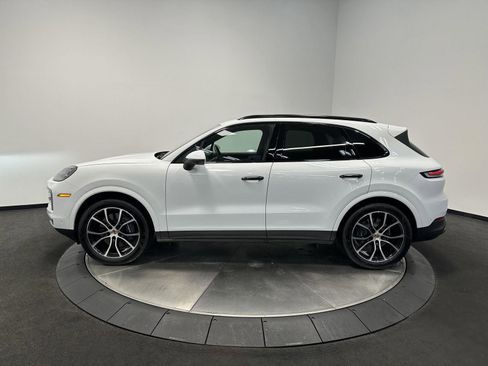 Certified 2025 Porsche Cayenne image 2