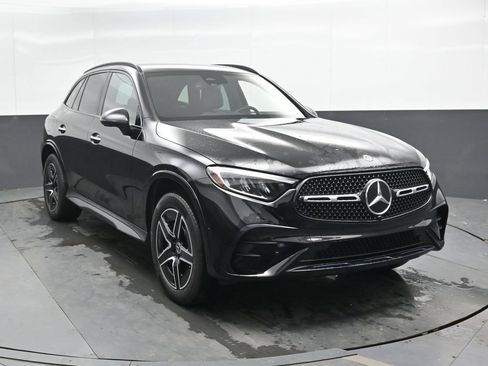 Used 2023 Mercedes-Benz GLC 300 image 4
