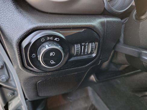 Certified 2020 Jeep Gladiator Sport image 19