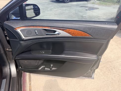 Used 2017 Lincoln MKZ Reserve FWD image 20