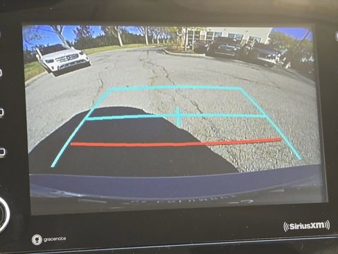 Used 2023 Toyota Camry SE image 5