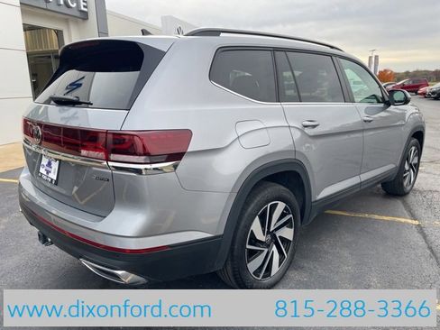 Used 2024 Volkswagen Atlas SE image 7