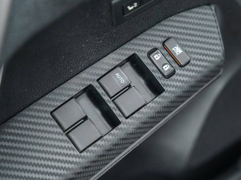 Used 2015 Toyota RAV4 Limited image 41