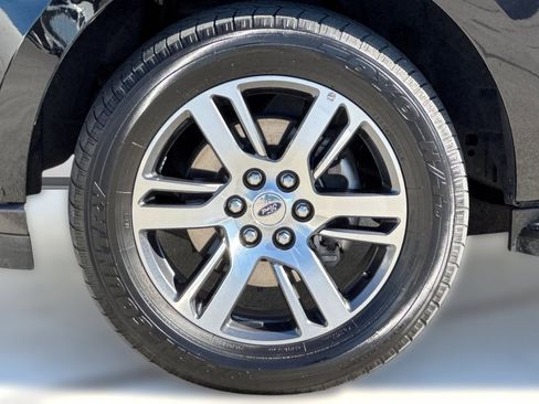 Used 2024 Ford Expedition Limited image 10
