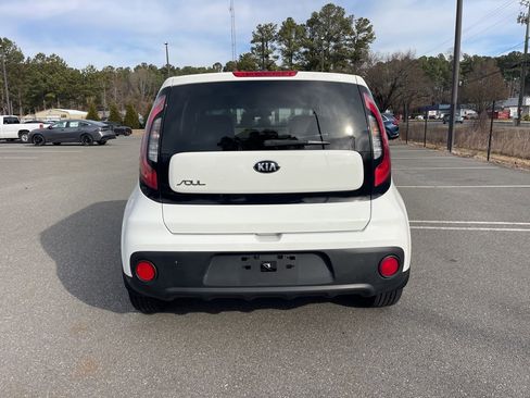 Used 2018 Kia Soul Base image 6