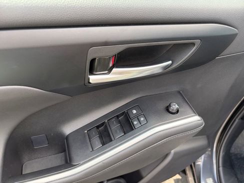 Used 2025 Toyota Highlander XSE AWD/4WD image 11