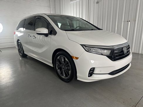 Used 2022 Honda Odyssey Elite image 3