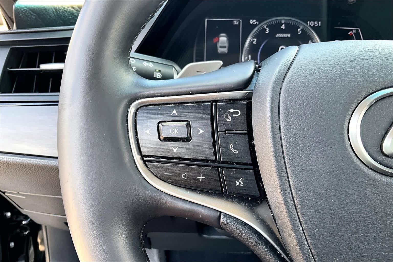 Used 2024 Lexus ES 350 w/ Premium Package FWD image 21