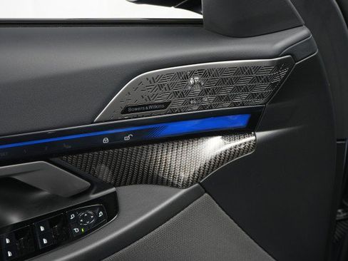 Used 2026 BMW M5 w/ Carbon Package image 39