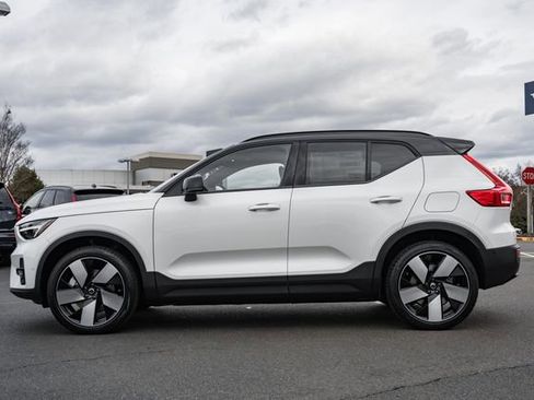 New 2026 Volvo EX40 Plus w/ Climate Package image 4