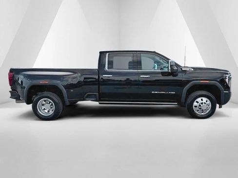 Used 2024 GMC Sierra 3500 Denali w/ Denali Reserve Package AWD/4WD image 8