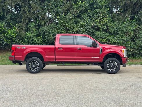 Used 2017 Ford F250 Platinum w/ Platinum Ultimate Package AWD/4WD image 4