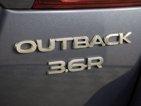 Used 2018 Subaru Outback 3.6R Limited image 20