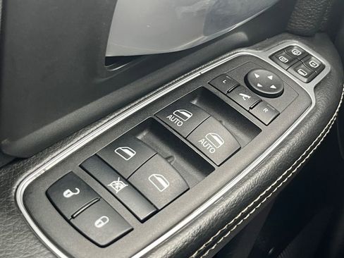 Used 2024 RAM 3500 Big Horn image 7