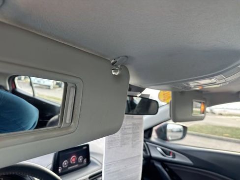 Used 2018 MAZDA MAZDA3 Touring image 34