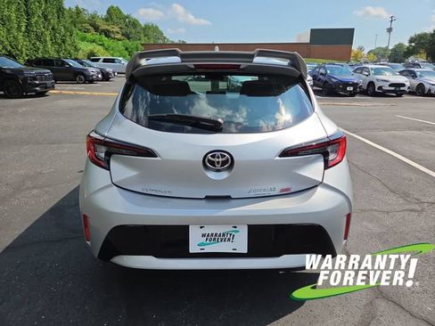 Used 2025 Toyota Corolla SE w/ SE Package FWD image 6