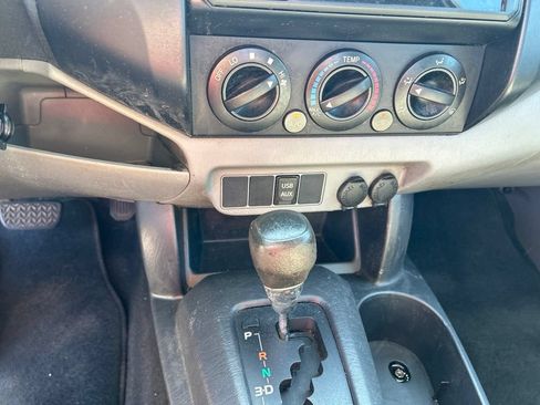 Used 2014 Toyota Tacoma 2WD Regular Cab image 12