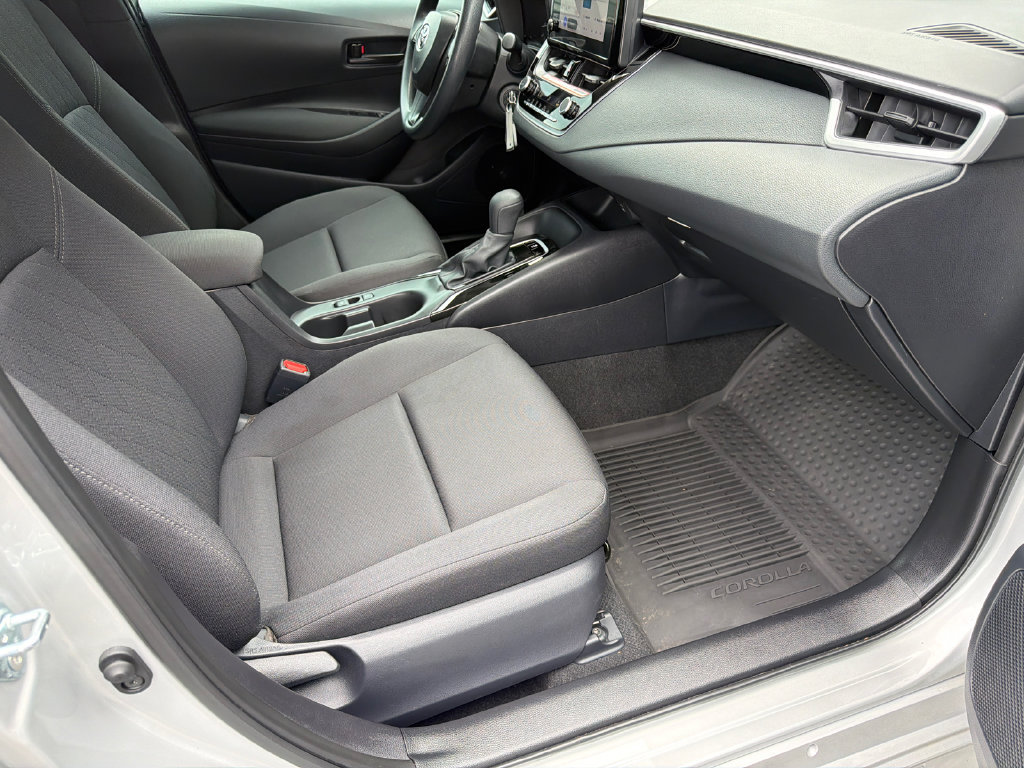 Used 2025 Toyota Corolla LE FWD image 17