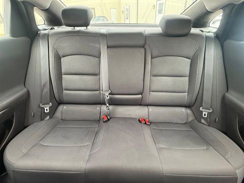 Used 2017 Chevrolet Malibu LT image 20