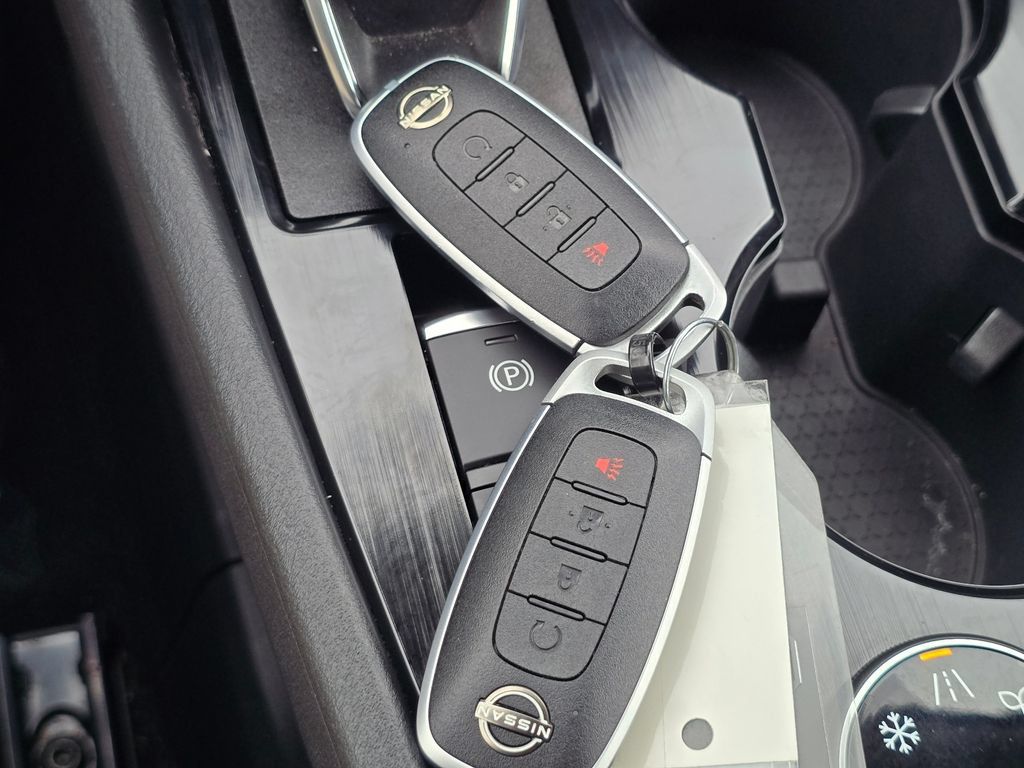 Used 2023 Nissan Rogue SV AWD/4WD image 20