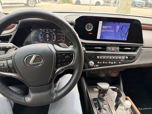 Used 2024 Lexus ES 350 w/ Premium Package image 15