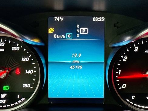 Used 2021 Mercedes-Benz GLC 300 image 27