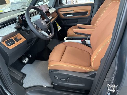New 2025 Volkswagen ID. Buzz Pro S Plus AWD/4WD image 10