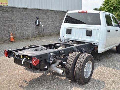 New 2024 RAM 3500 Tradesman w/ Chrome Appearance Group image 8