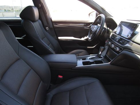 Used 2020 Honda Accord Sport image 8
