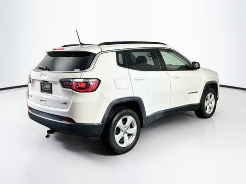 Used 2019 Jeep Compass Latitude w/ Popular Equipment Group AWD/4WD image 9