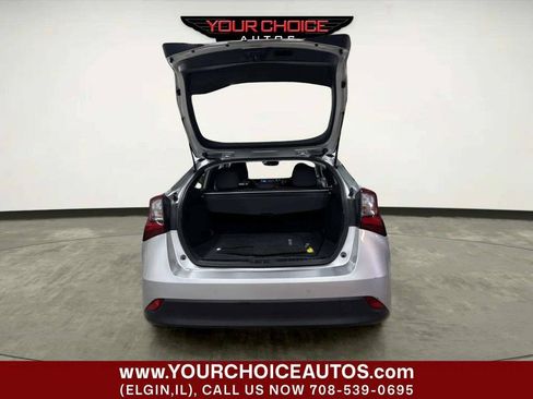 Used 2019 Toyota Prius LE w/ Carpet Mat Package FWD image 5