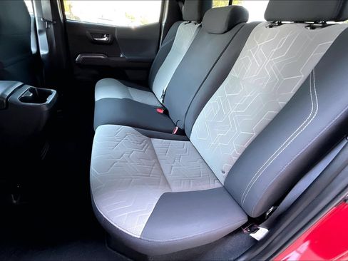 Used 2021 Toyota Tacoma SR5 RWD image 20
