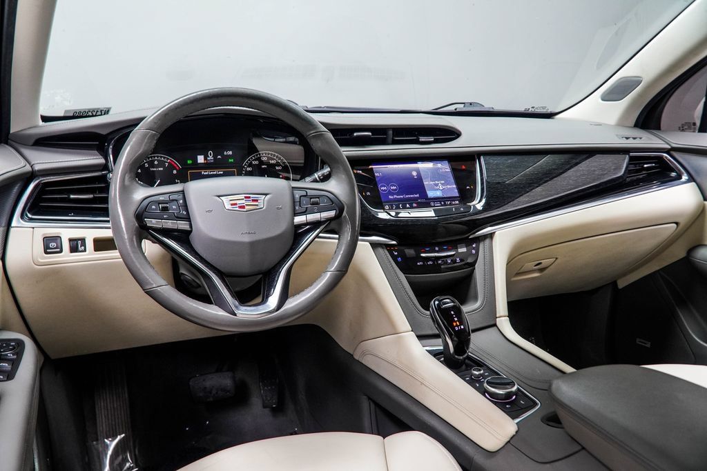 Used 2022 Cadillac XT6 Premium Luxury AWD/4WD image 17