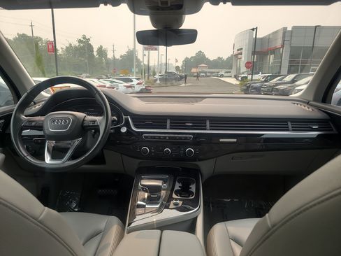 Used 2019 Audi Q7 3.0T Premium w/ Convenience Package AWD/4WD image 18