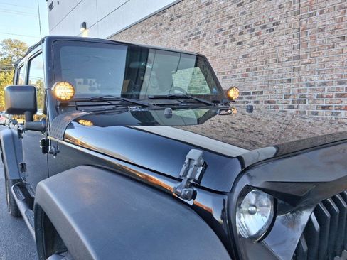 Used 2015 Jeep Wrangler Unlimited Sport AWD/4WD image 14