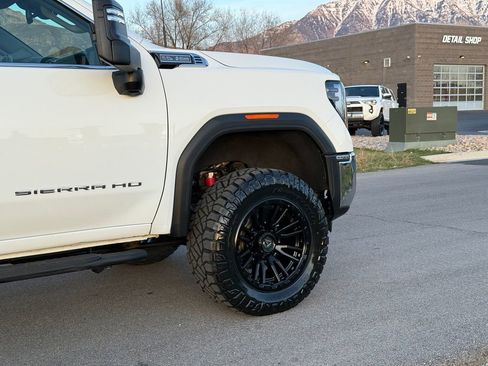 Used 2024 GMC Sierra 3500 SLE image 4