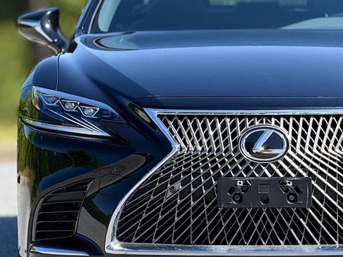 Used 2018 Lexus LS 500 AWD w/ Accessory Package (Z2) image 14