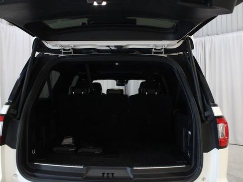 Used 2019 Lincoln Navigator L Reserve w/ Cargo Package AWD/4WD image 32