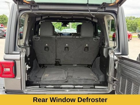 Used 2024 Jeep Wrangler Unlimited Rubicon AWD/4WD image 5