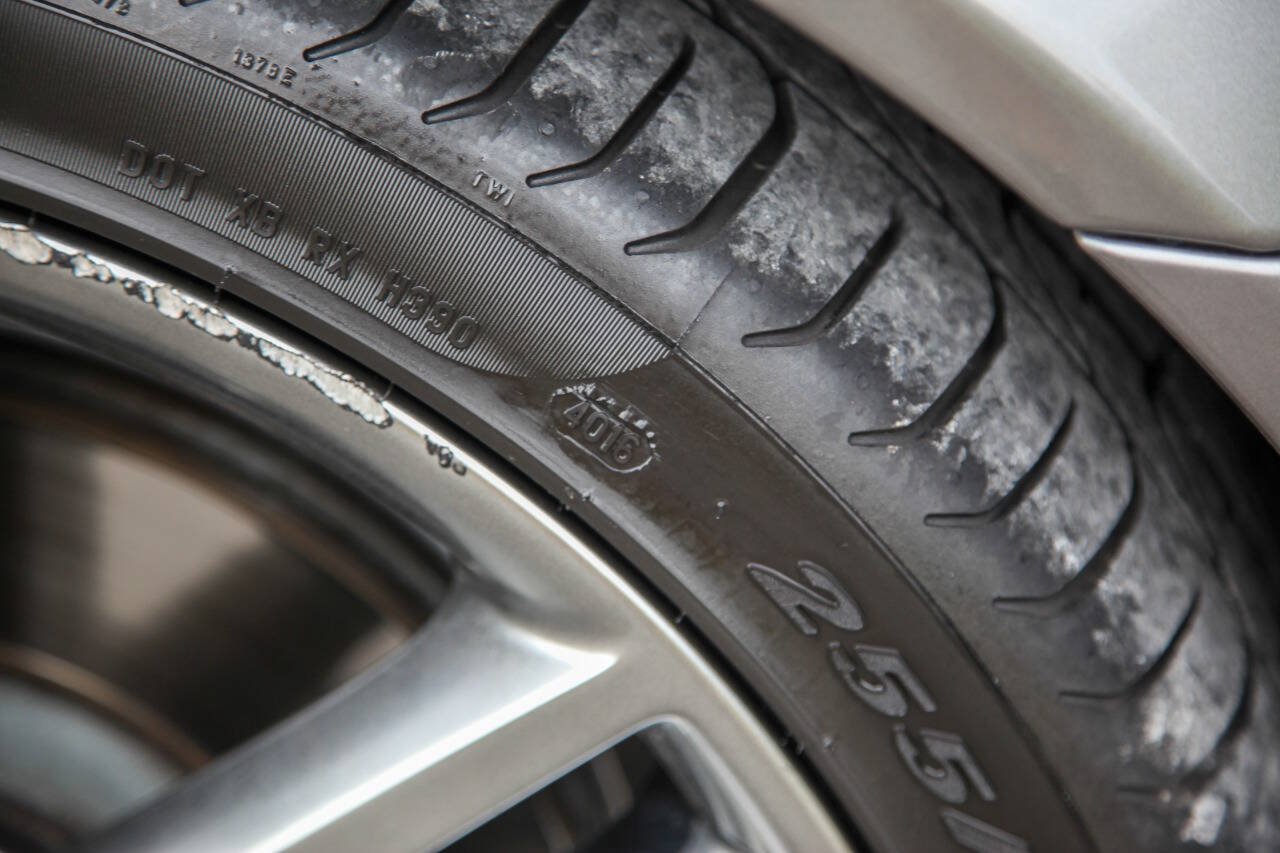 Used 2009 Jaguar XKR R RWD image 7