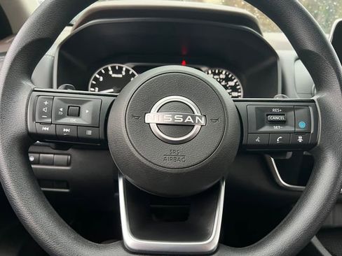 Used 2023 Nissan Rogue SV image 21