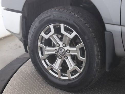 Used 2017 Nissan Titan SV AWD/4WD image 14