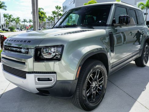 Used 2025 Land Rover Defender 110 S image 5