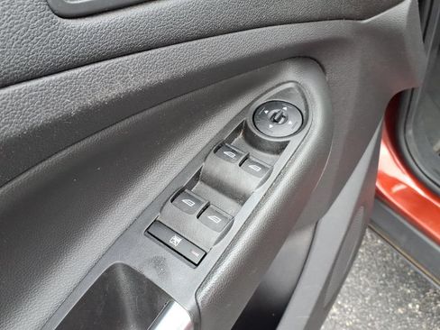 Used 2015 Ford Escape SE FWD image 10