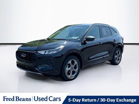 Used 2023 Ford Escape ST-Line w/ Tech Pack #1 AWD/4WD image 3